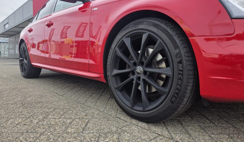 
								AUDI A4 LIMOUSINE full									