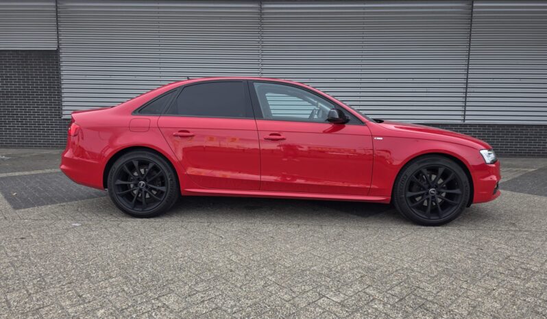 
								AUDI A4 LIMOUSINE full									